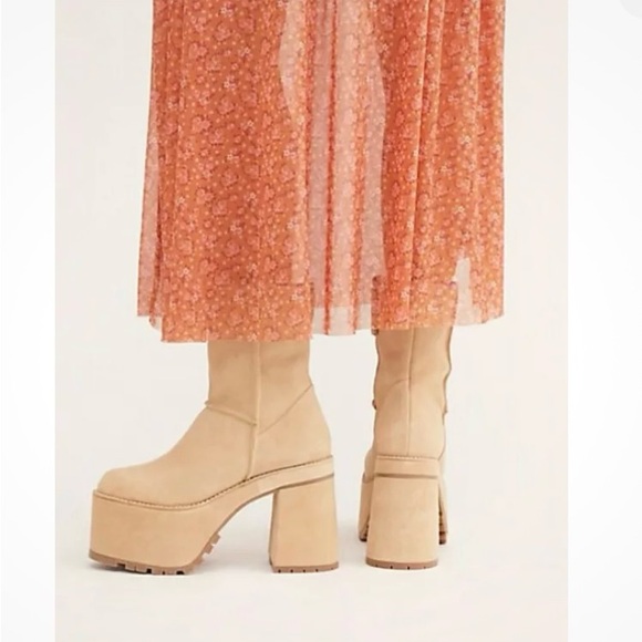 NWOB Free People Montreal Platform Boots (light tan Suede) $298 - Picture 4 of 16